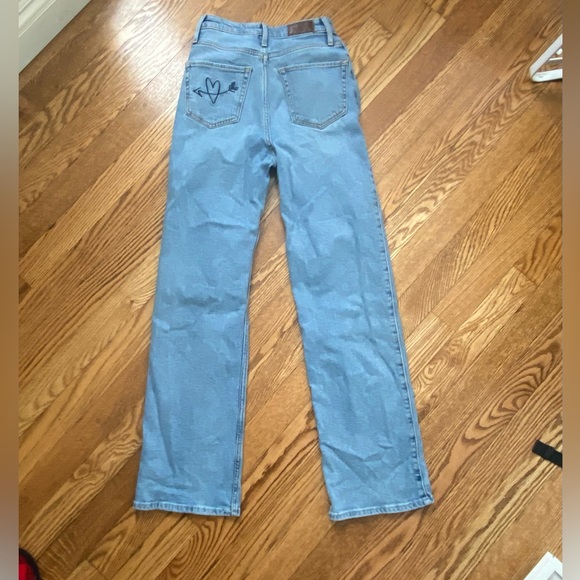 Hollister Ultra High Rise Dad Jeans with Embroidered - Picture 5 of 6